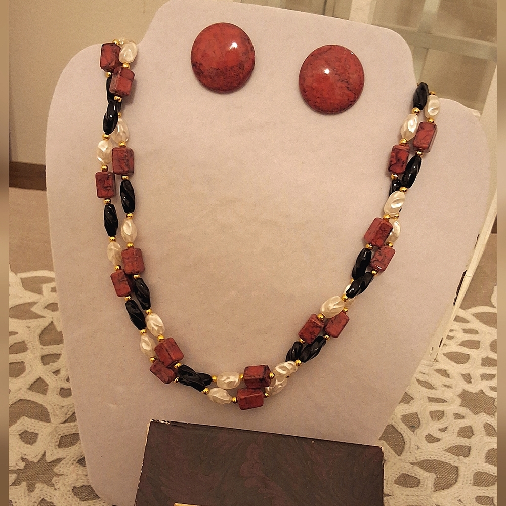 💥SALE💥SETA, NWT, Earring & Necklace Set, Mauve, Black,White,Gold - Picture 6 of 6